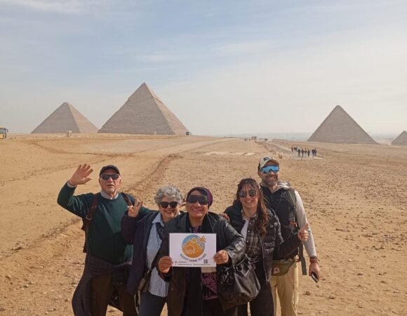 5 Amazing Reasons to Visit the Giza Pyramids and the Sphinx